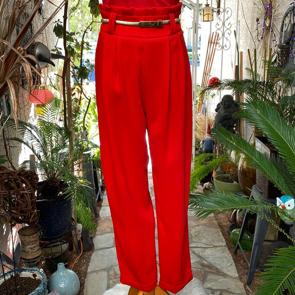 ♦️♦️RED PLEATED SIDE ZIP PANTS♦️♦️